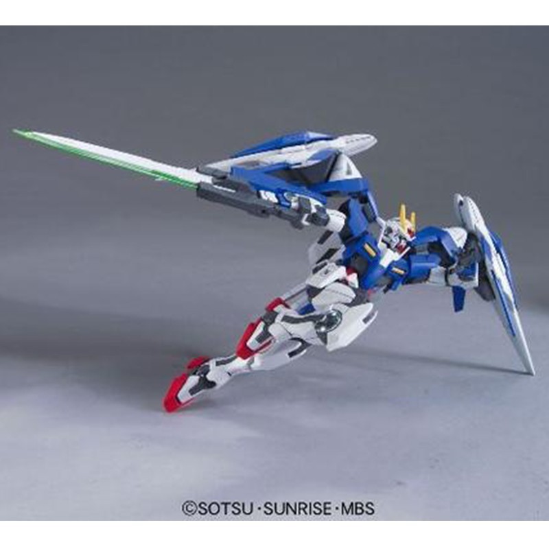 Maquette MG 00 Raiser 1/100 – Gundam 00 Avec Armes Et LEDs Compatibles