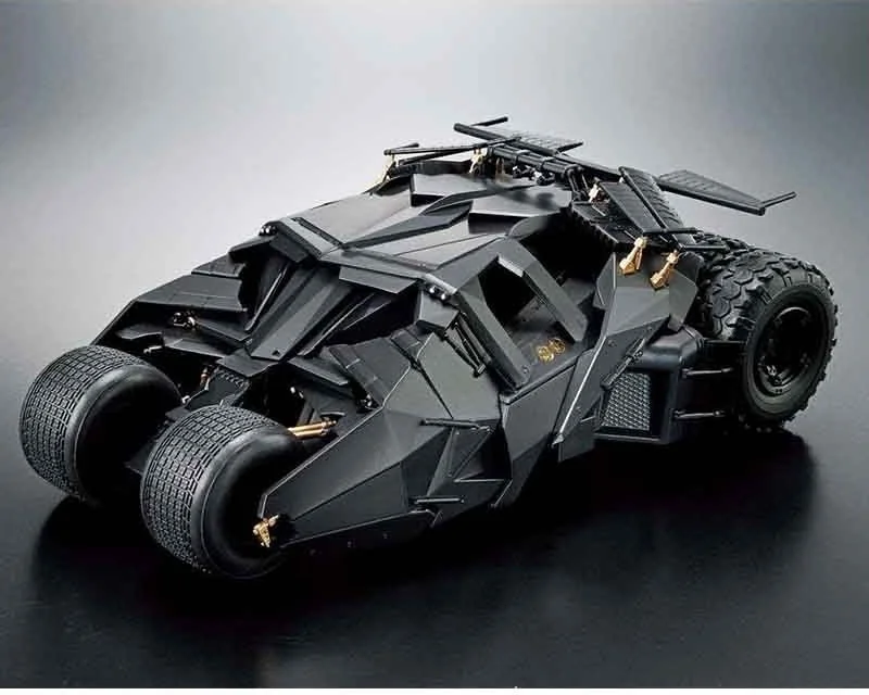 Batman Begins - Batmobile 1/35 model kit Bandai  - DC. COMICS & MARVEL